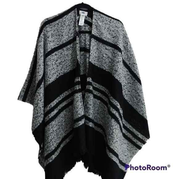 Old Navy Sweaters - Old Navy Black Grey Cape Wrap One Size